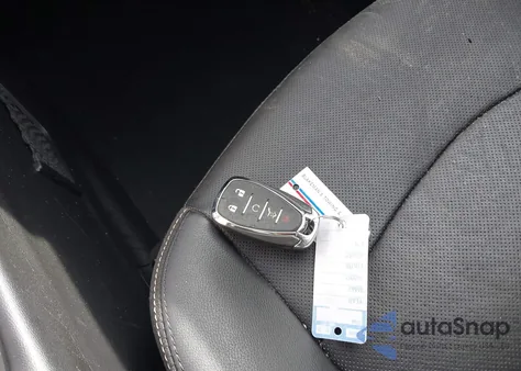 2018 Chevrolet Equinox Premier z USA, uszkodzony, nr VIN 2GNAXWEX2J6162155